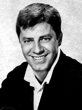 Jerry Lewis | photo by ebay via Wikimedia Commons