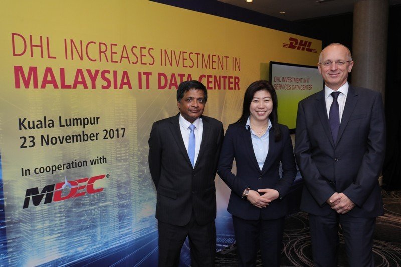 (from left to right): Yogananthan S, Site Head of IT Services Cyberjaya, and VP Business Relations for IT Services, Asia Pacific, Deutsche Post DHL Group, Dato' Ng Wan Peng, Chief Operating Officer, Malaysia Digital Economy Corporation (MDEC), Alexander Pilař, Executive Vice President and Managing Director, IT Services, Deutsche Post DHL Group