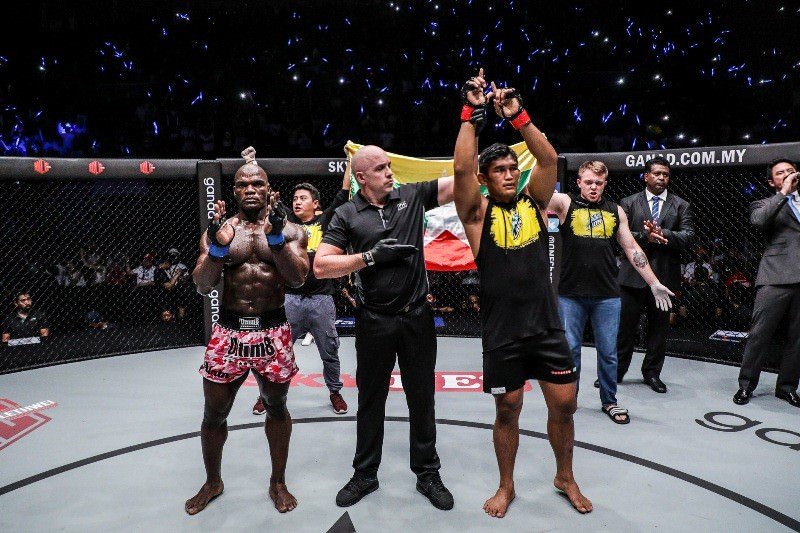 Aung La N Sang vs Alain Ngalani (ONE Championship photo)