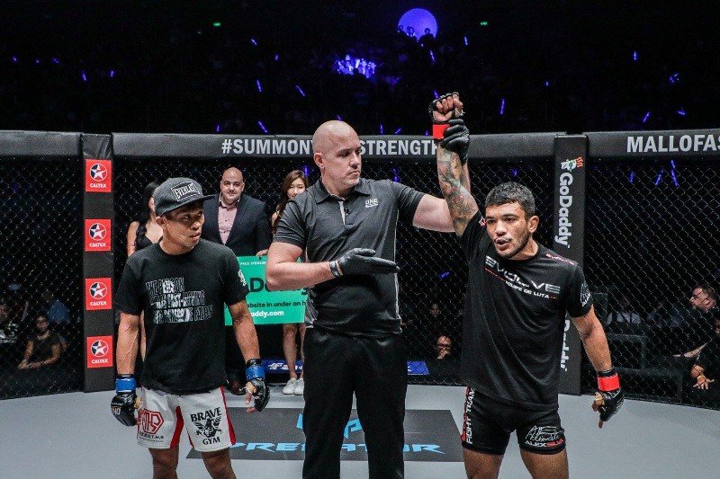 Alex Silva vs Hayato Suzuki (ONE Championship photo) 