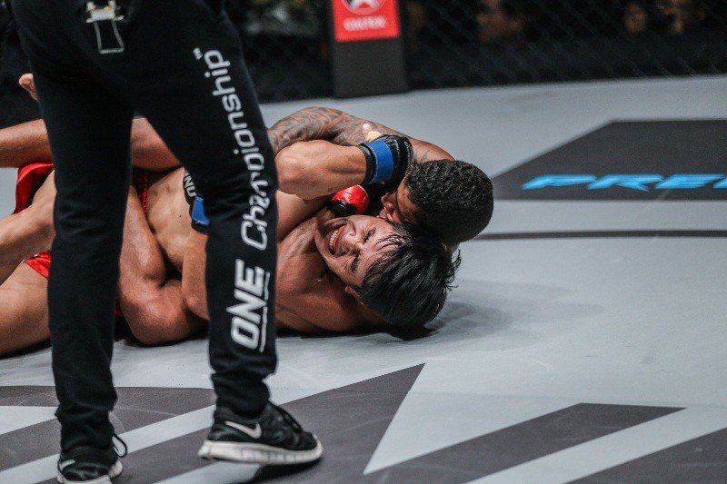 Adriano Moraes vs Danny Kingad (ONE Championship photo) 