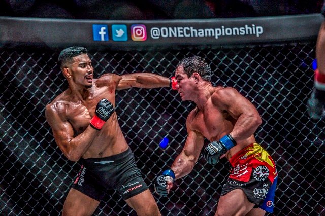 Amir Khan vs Adrian Pang (ONE Championship photo) 