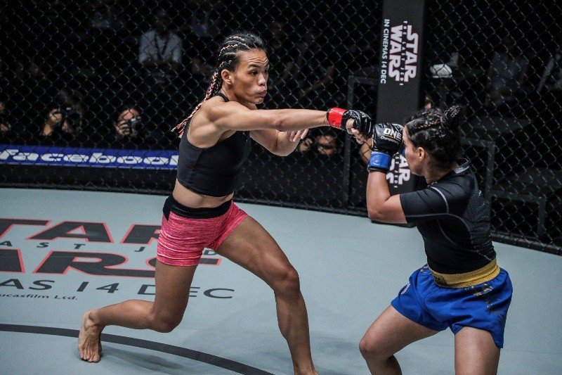Tiffany Teo vs Puja Tomar (ONE Championship photo)
