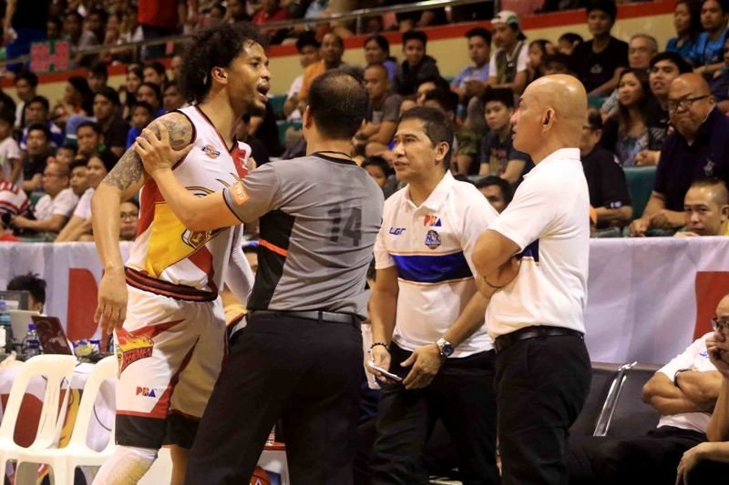 Chris Ross and Yeng Guiao (photo by Peter Baltazar)
