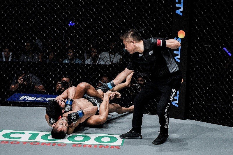 Stefer Rahardian vs Himanshu Kaushik (ONE Championship photo)