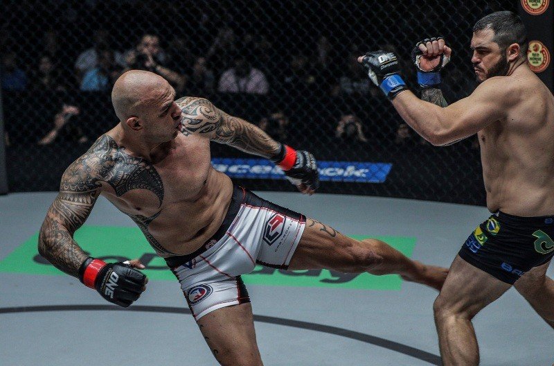Brandon Vera lands a kick to Mauro Cerilli of Italy at ONE: Conquest of Champions. (ONE Championship photo)