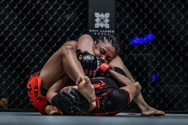 Lin Heqin vs Jomary Torres (ONE Championship photo)