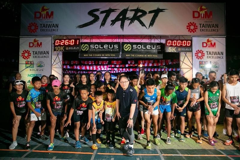 Participants lines-up at the starting line during the Davao International Marathon, sponsored by Taiwan Excellence Innovation over the weekend in Davao City. 