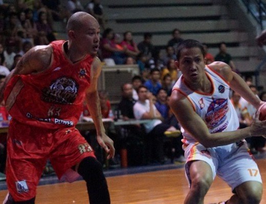 Mark Yee and Almond Vosotros (MPBL photo)