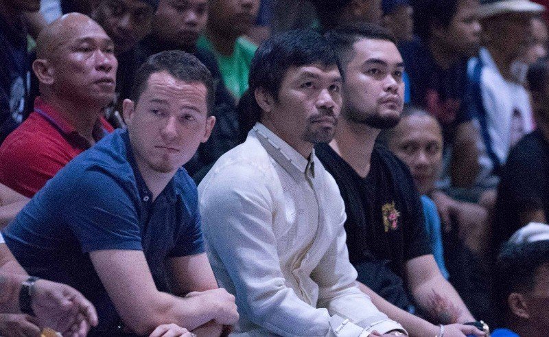 MPBL founder Manny Pacquiao (middle) (MPBL photo)