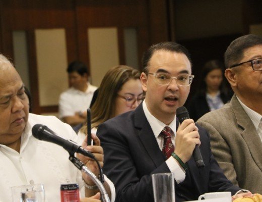 Sen Alan Peter Cayetano and PSC Chairman William Butch Ramirez