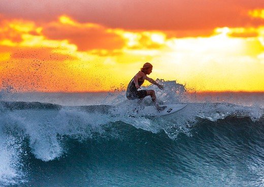 Surfing (Kanenori | Pixabay photo)