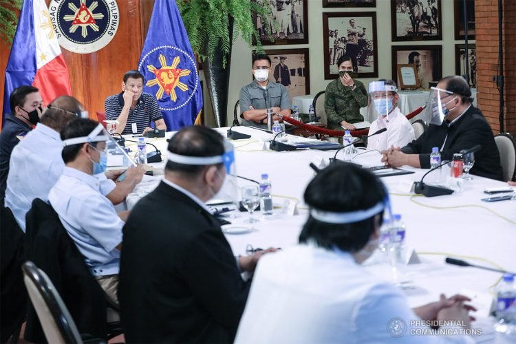 President Rodrigo Roa Duterte holds a meeting with members of the Inter-Agency Task Force on the Emerging Infectious Diseases (IATF-EID) at the Malago Clubhouse in Malacañang on May 25, 2020. ACE MORANDANTE/PRESIDENTIAL PHOTO