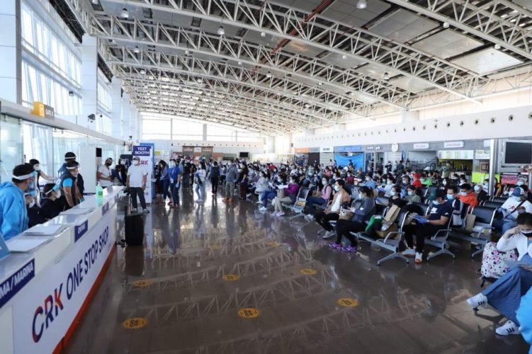 The Clark International Airport resumed operations on Friday, June 5, to accommodate flights carrying returning overseas Filipino workers (OFWs). 