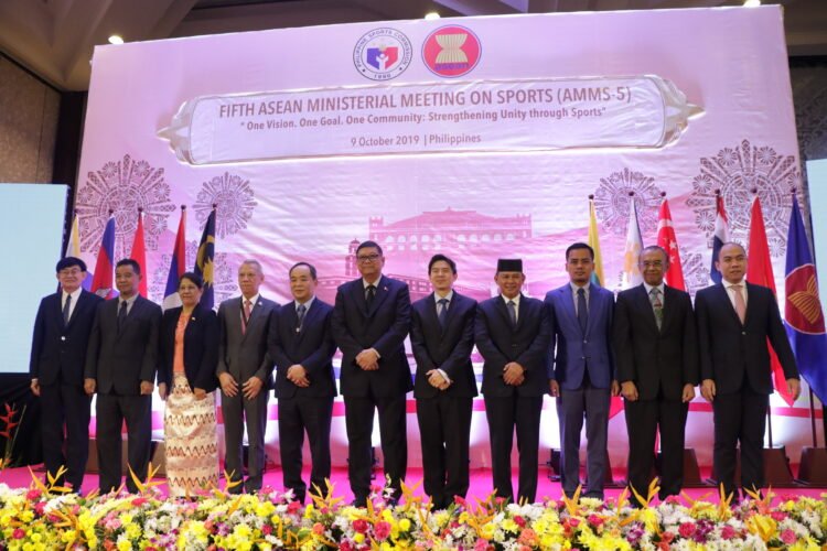 Sports Ministers from Brunei Darussalam, Cambodia, Indonesia, Lao PDR, Malaysia, Myanmar, Philippines, Singapore, Thailand and Vietnam for the Fifth ASEAN Ministerial Meeting on Sports (AMMS-5) (PSC photo)