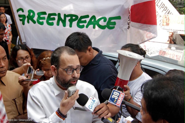 Commissioner Jose Luis Martin Gascon welcomes environmental petitioners to the Commission on Human Rights main office during the filing of the world’s first Climate Change and Human Rights Inquiry. (September 22, 2015- Photo by Vincent Go/Greenpeace)