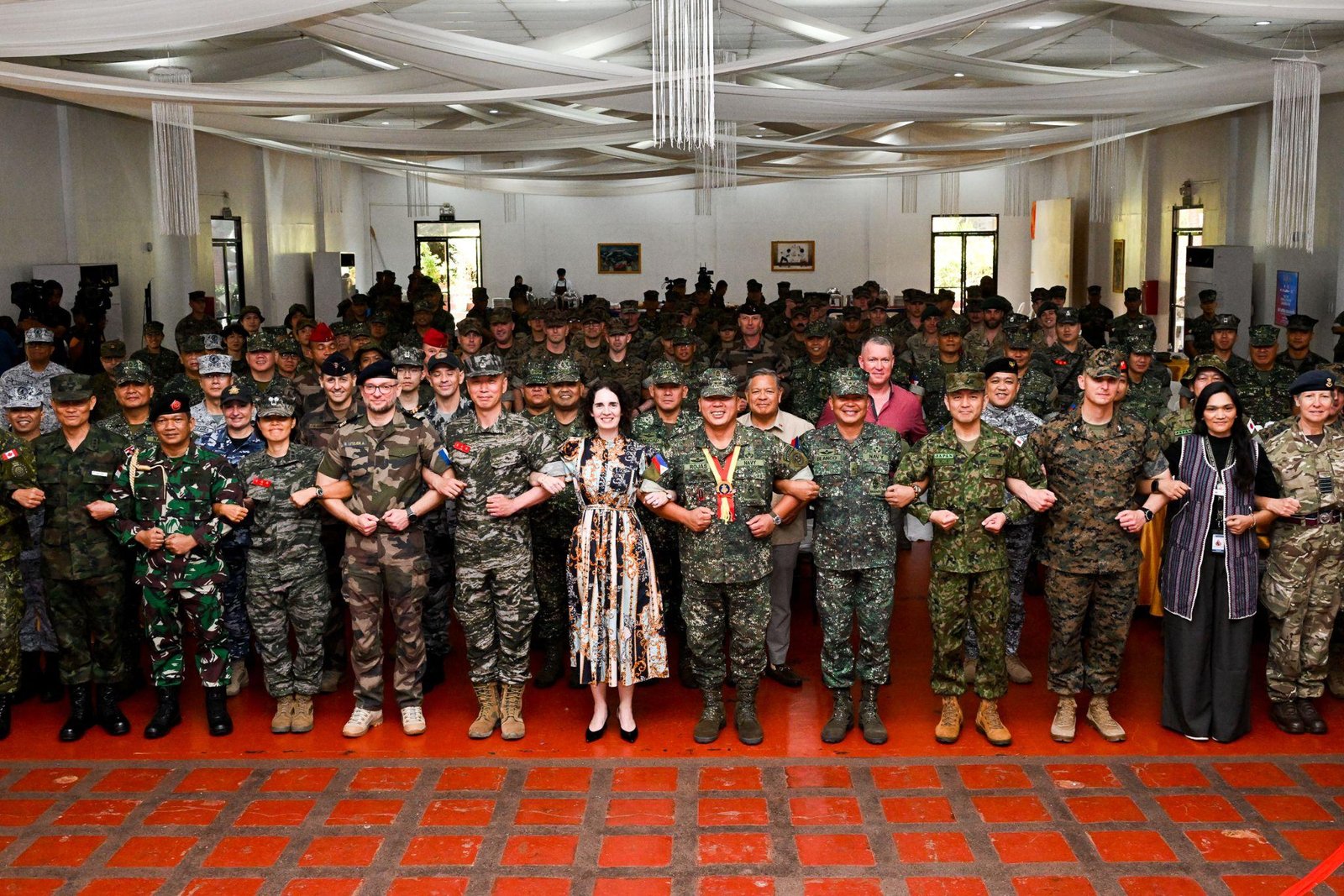 Philippine and U.S. Marines prepare for amphibious operations under KAMANDAG 9.