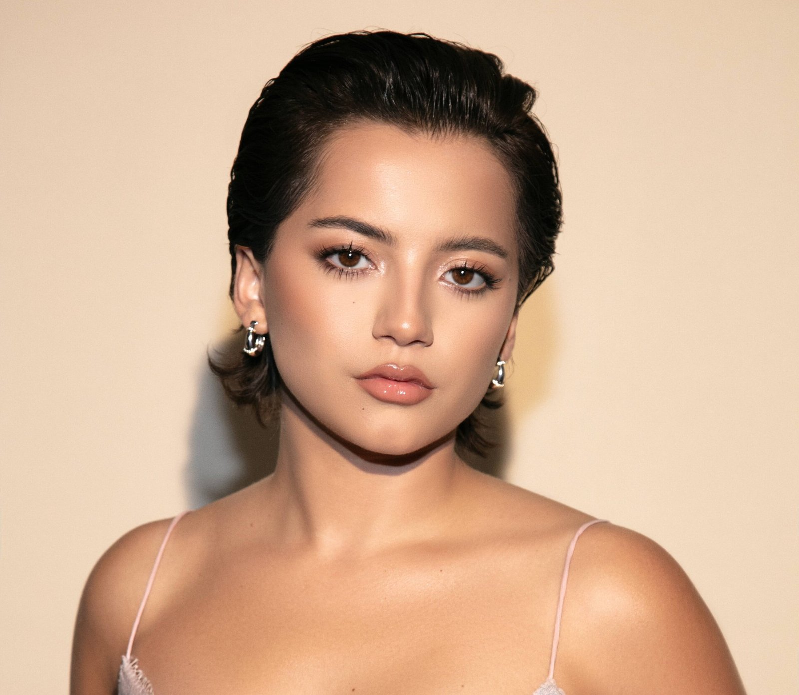 Isabela Merced to receive the Next Generation Impact Award from The Last of Us co-stars.