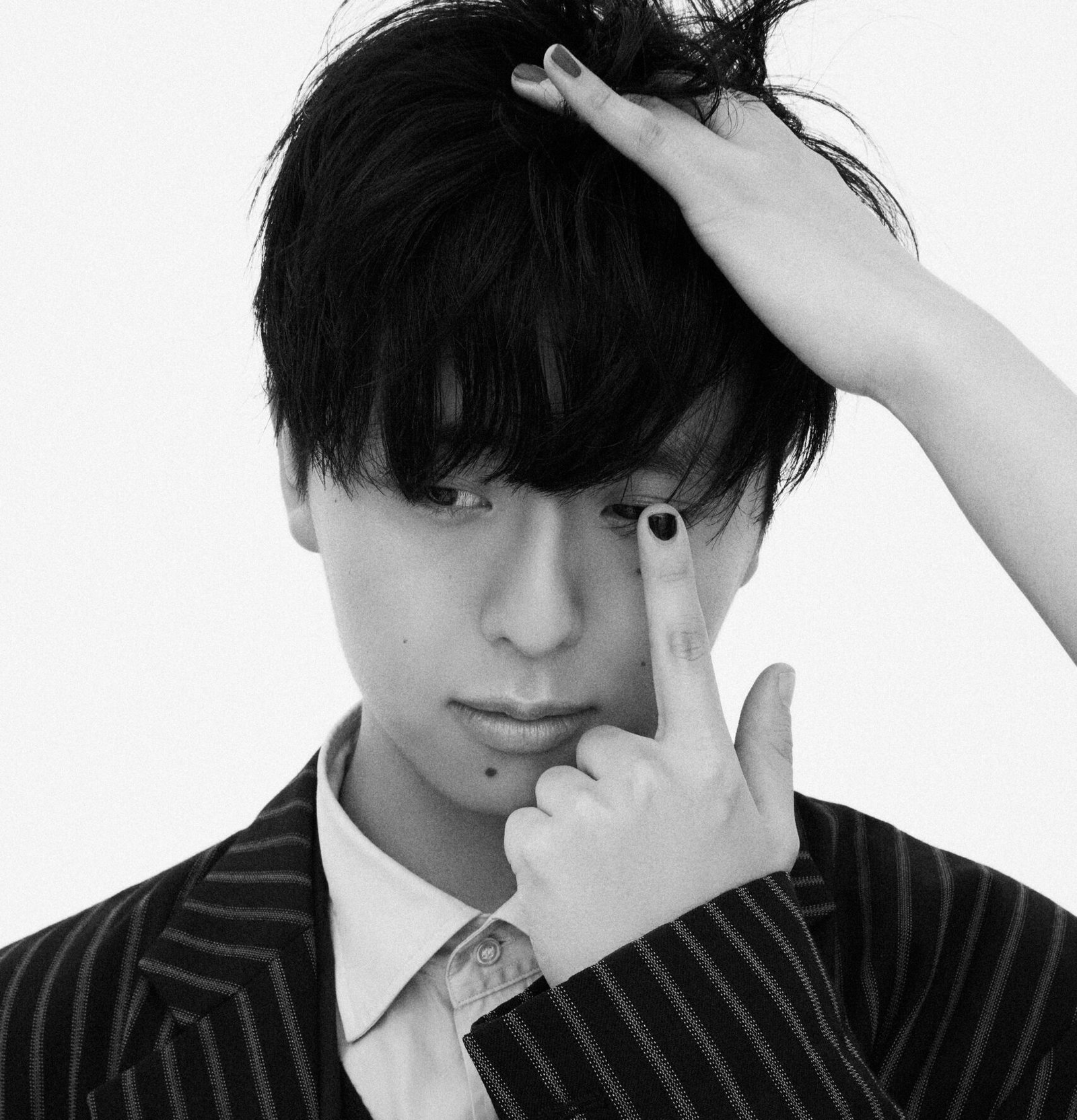 Tomonari Sora explores Japan’s summer spirit traditions in his single “Yoimatsuri.”