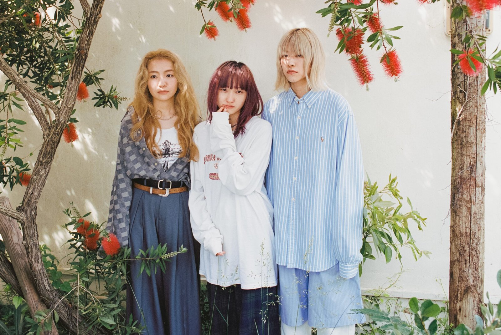 From heartfelt lyrics to vivid soundscapes, Chilli Beans. captures the magic of Love Through a Prism.