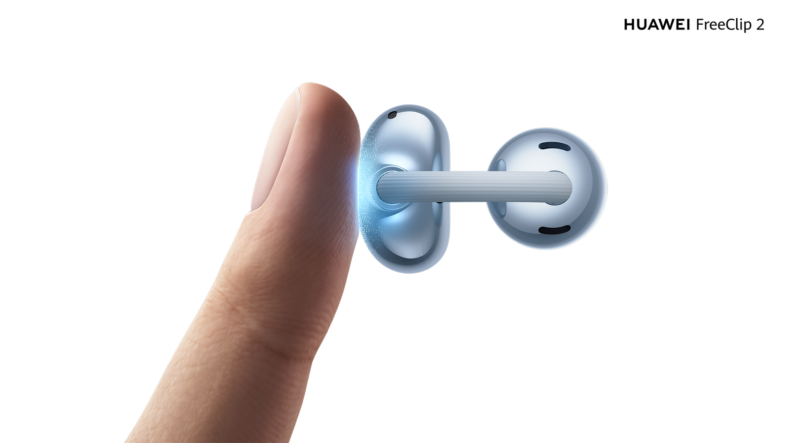 The HUAWEI FreeClip 2 showcases its upgraded Airy C-Bridge Design.