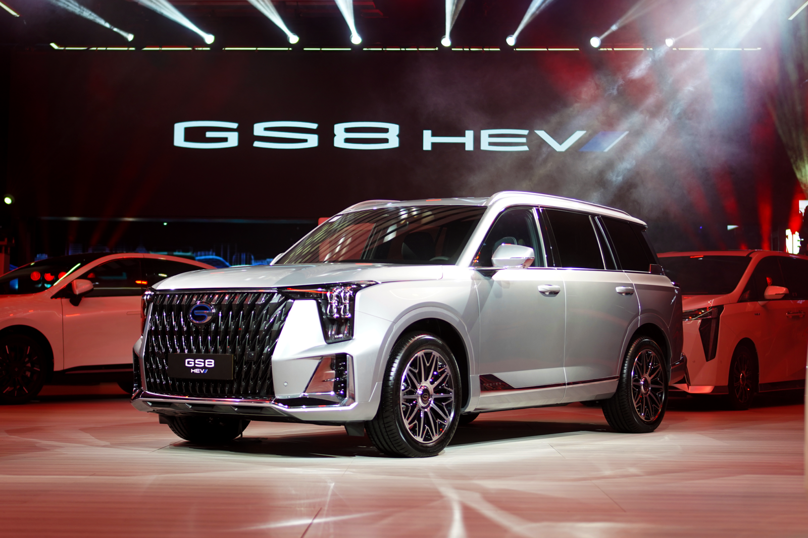 GS8 HEV showcased with bold design and hybrid technology