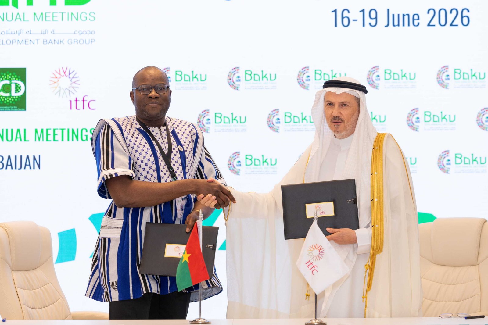 Representatives from ITFC and Burkina Faso finalize a framework agreement on economic cooperation.