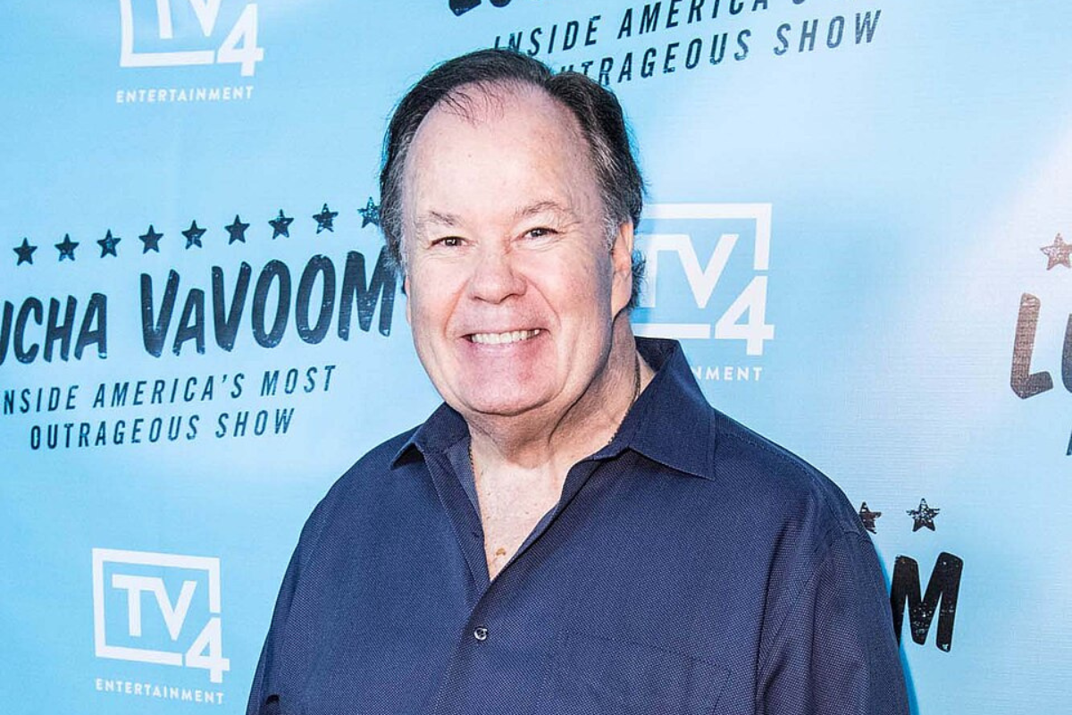 Dennis Haskins was best known for playing Principal Richard Belding on “Saved by the Bell” and its sequel series. [photo credit: Lucha VaVOOM: Inside Amercia's Most Outrageous Show | WIkimedia Commons]