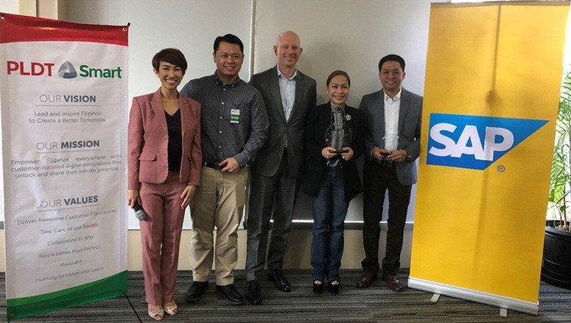 (From left: Ella Mangubat - SAP Philippines Digital Business Services General Manager, Albert Billones – Head of IT CSS for PLDT, Claus Andresen – President and Managing Director of SAP Southeast  Asia, Chaye Cabal-Revilla, SVP and PLDT Group Controller and concurrent Smart CFO and Edler Panlilio, Managing Director of SAP Philippines)