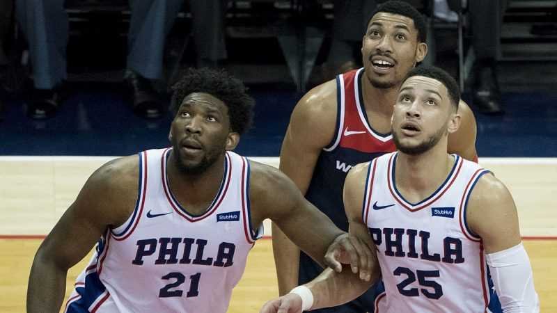 NBA Roundup: Simmons faces injury layoff after dislocating knee