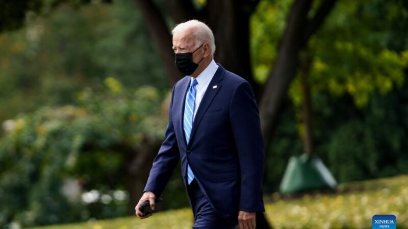 Biden urges US businesses to implement vaccine requirements amid pushback