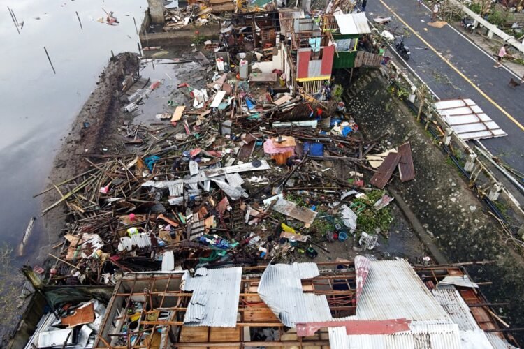 Typhoon Odette aftermath in Surigao City [Photos by Erwin Mascarinas | Greenpeace]
