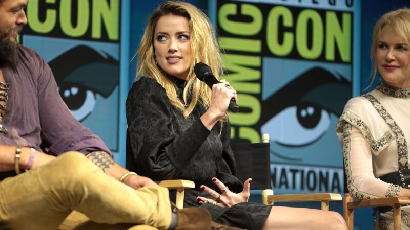 Amber Heard ‘in talks to write tell all book’