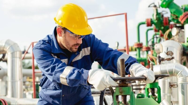 Common Injuries That Occur on Oil Rig Jobs