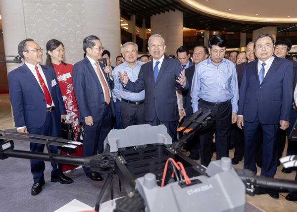 CT Group Showcases Vietnam’s Tech Future at National Exhibition on Resolution 68