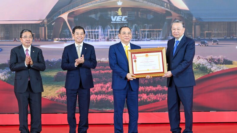 Vingroup awarded First-Class Labor Order for National Exhibition Fair Center achievement