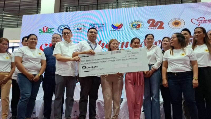 Iloilo families secure land with P50M housing aid under ECMP