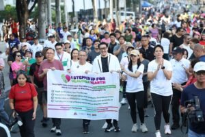 (From left to right) Akbayan Partylist Representatives Perci Cendaña and Chel Diokno, Quezon City Councilor Atty. Vincent Belmonte, Department of Health’s Angelica Palmero, and ImagineLaw Executive Director Atty. Sophia San Luis led the “Step Up for Healthier Hearts” march along Tomas Morato Avenue in Quezon City, rallying support for stronger food policies to protect Filipino families from heart disease and other diet-related diseases.