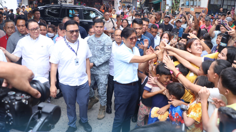 Marcos Boosts 4PH Program With Caloocan Land Title Distribution